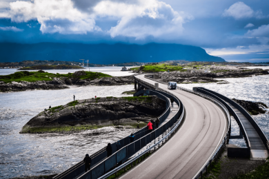 Scenic Road Trip Through Lofoten Islands: What to See and Where to Stay
